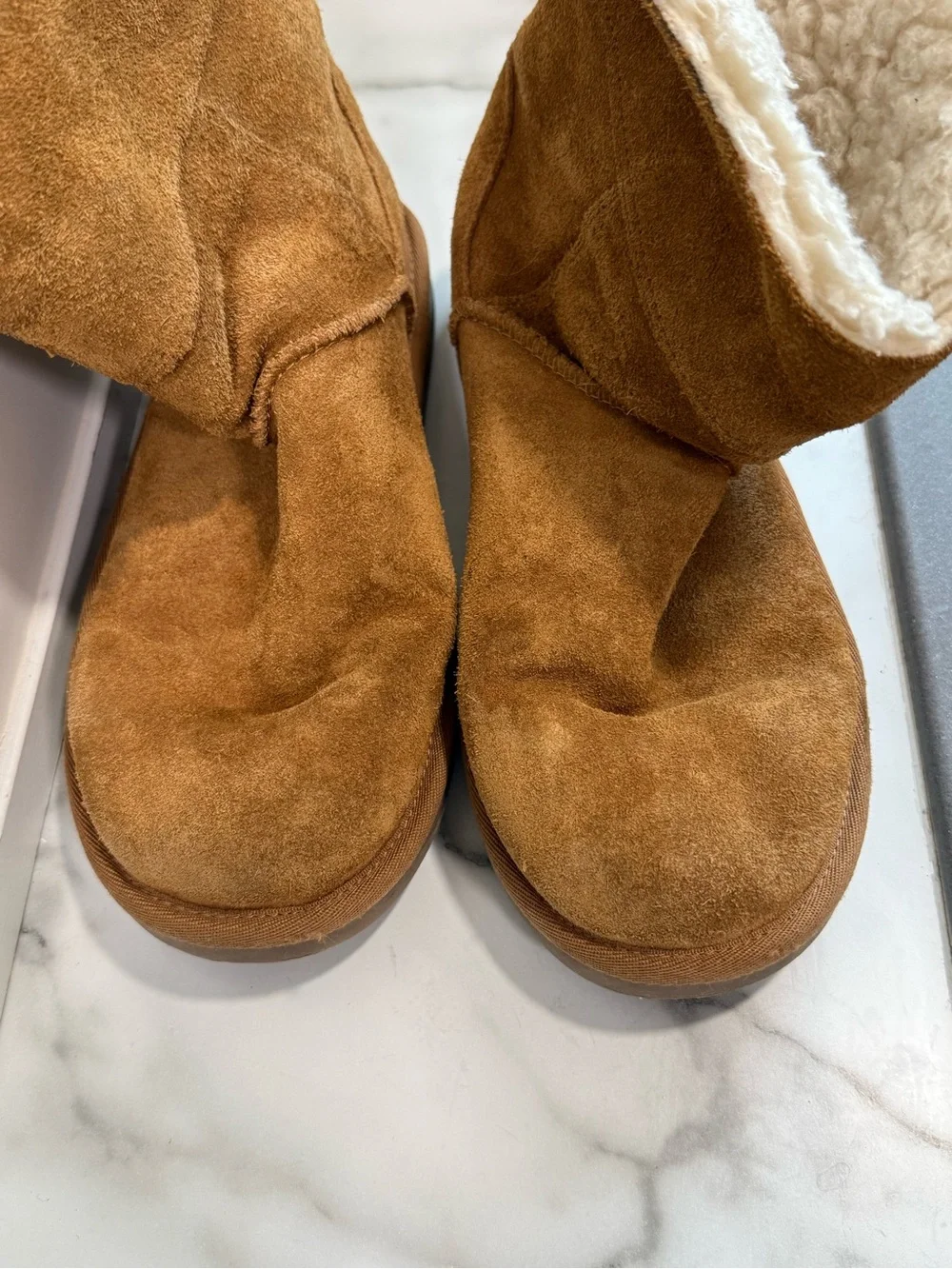 Koolaburra by UGG ankle boots size youth 4